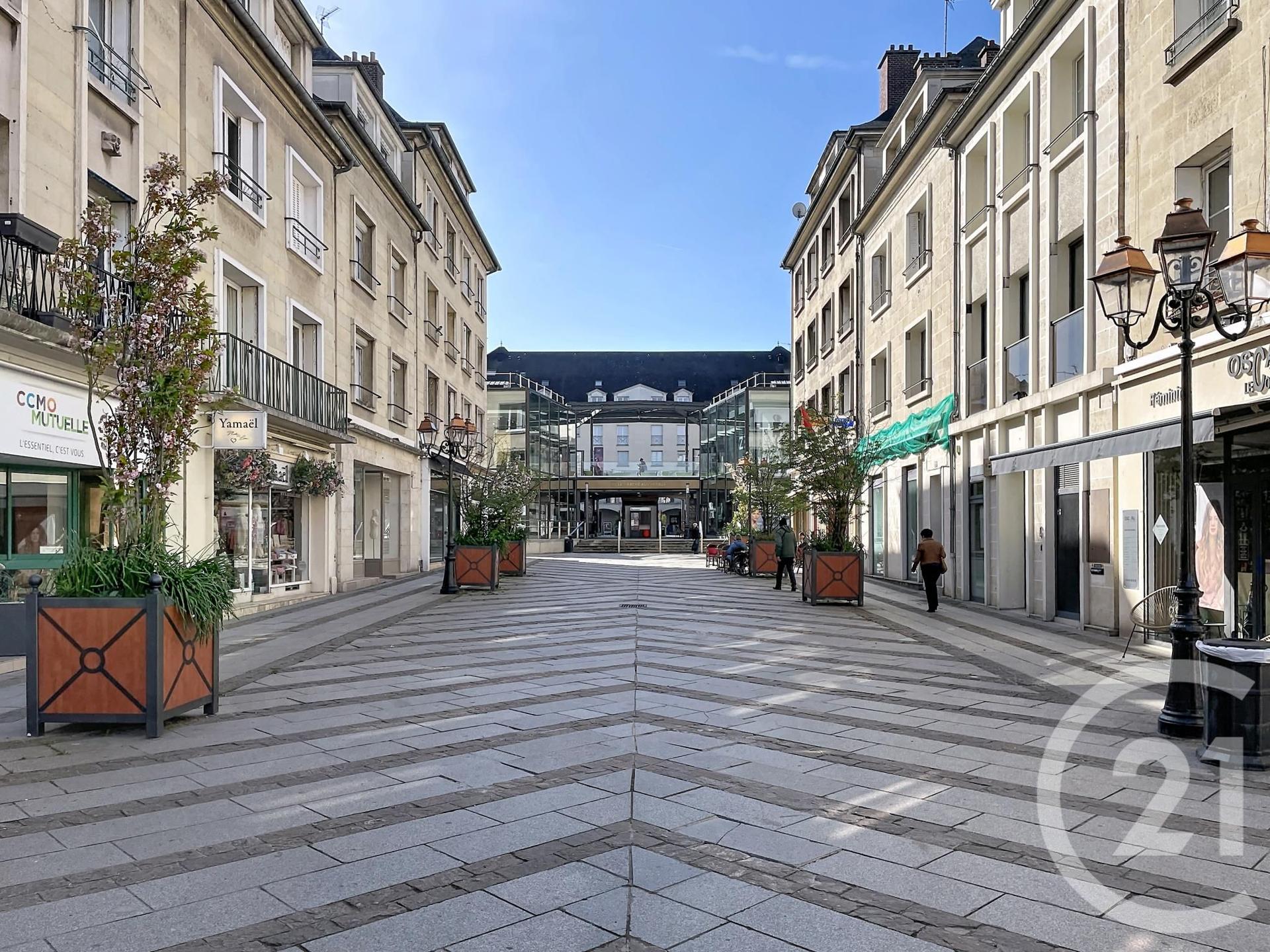 Appartement F2 à vendre - 2 pièces - 49.0 m2 - COMPIEGNE